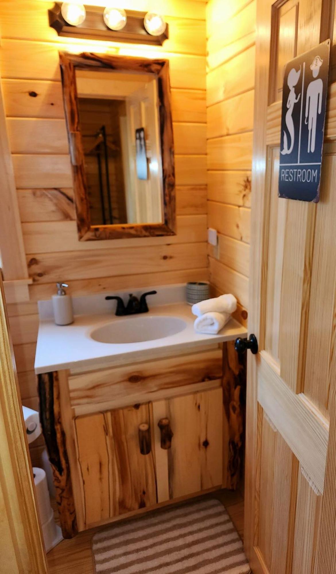 Water View Cabin Near North Topsail Beach Sneads Ferry Εξωτερικό φωτογραφία